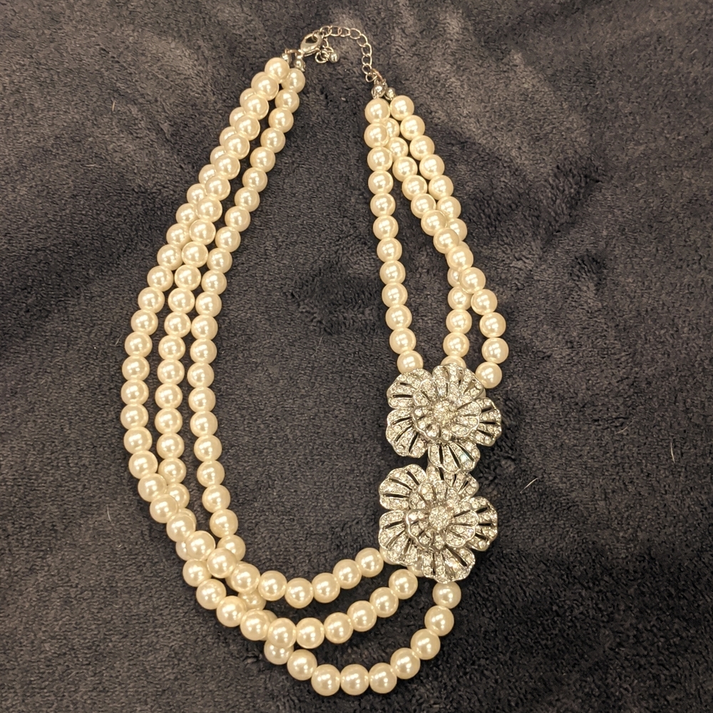 Multi strand "pearl" necklace